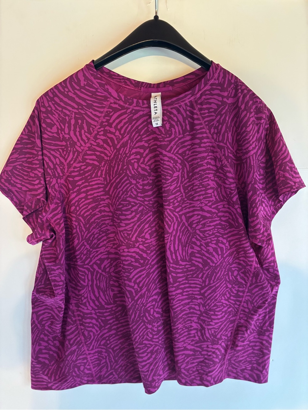 Athleta Women’s Plus 1X Pink/Purple Animal Print Crew Short Sleeve T-Shirt